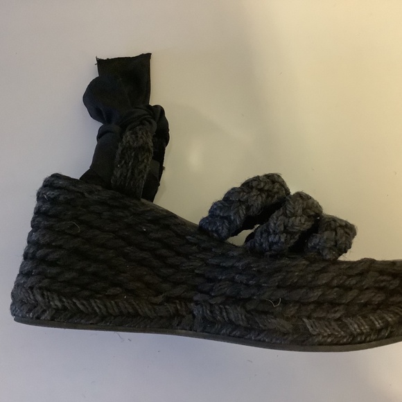 WEDGE - Picture 9 of 13